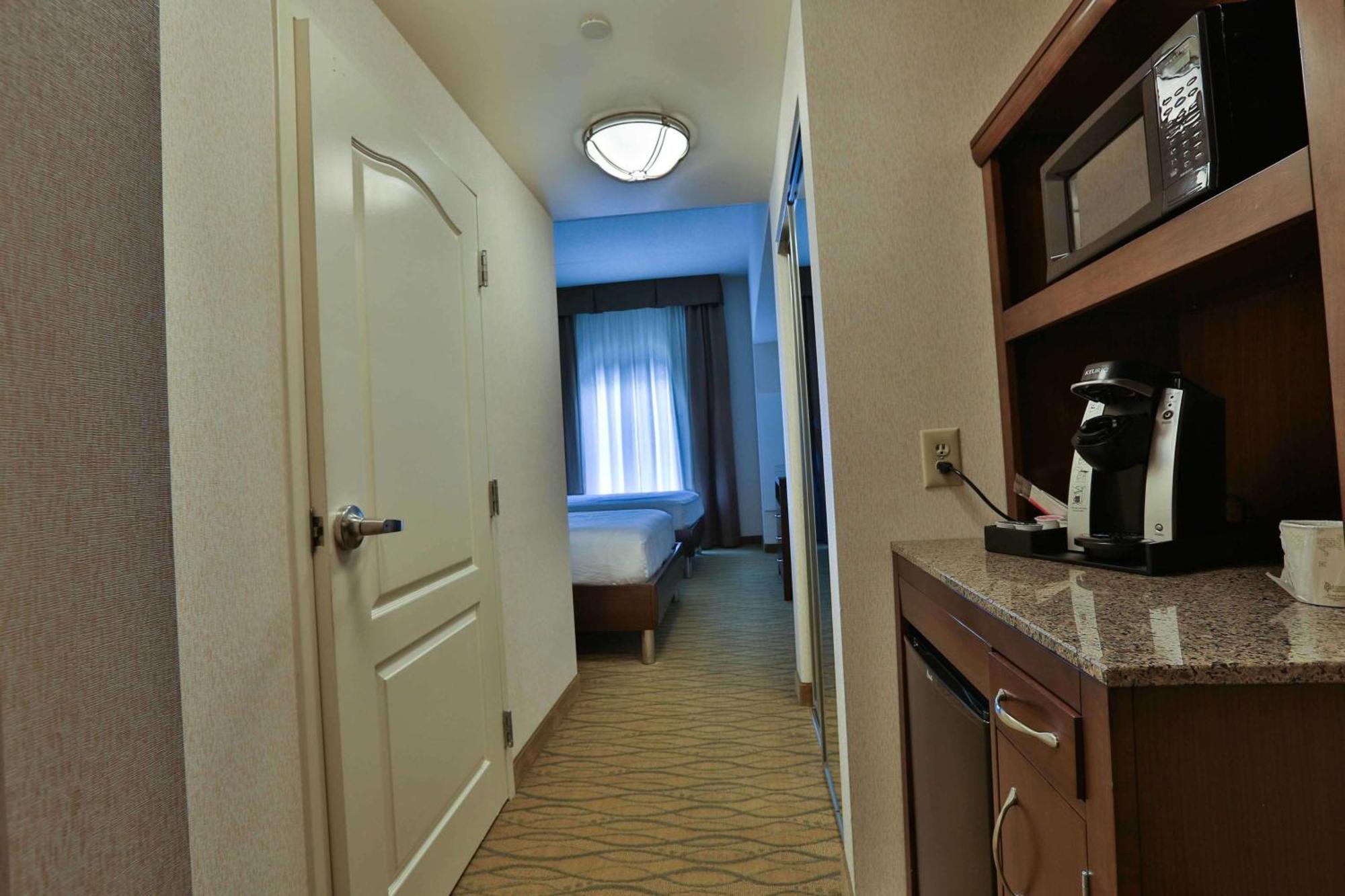 Hilton Garden Inn Стейт Колидж Екстериор снимка